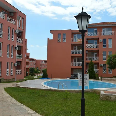 Bratanov In Sunny Day 6 Apartament *