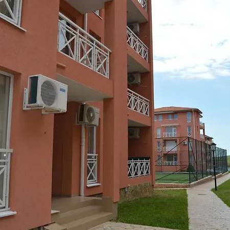 Bratanov In Sunny Day 6 Apartament *